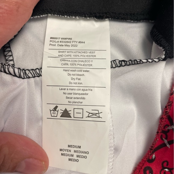 NWT Boys Vampire Costume with Attached Cape and Pin - Picture 6 of 10